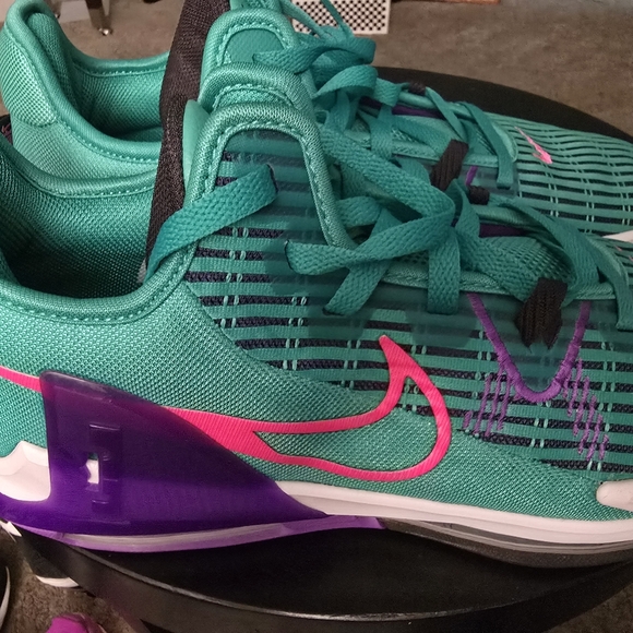 Nike LeBron WITNESS 6 EMERALD BERRY main image 13
